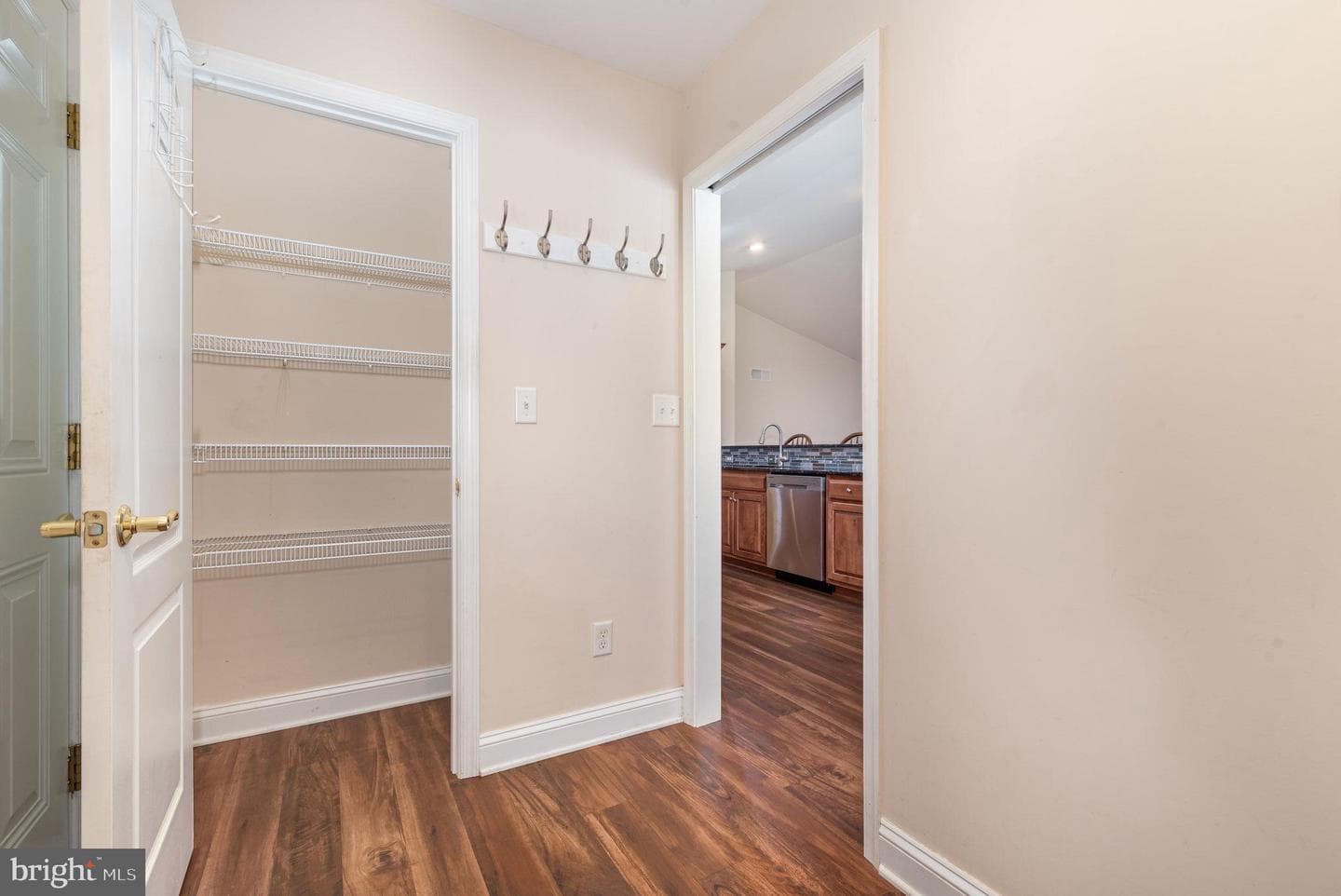 103 Thorncroft Drive photo 23