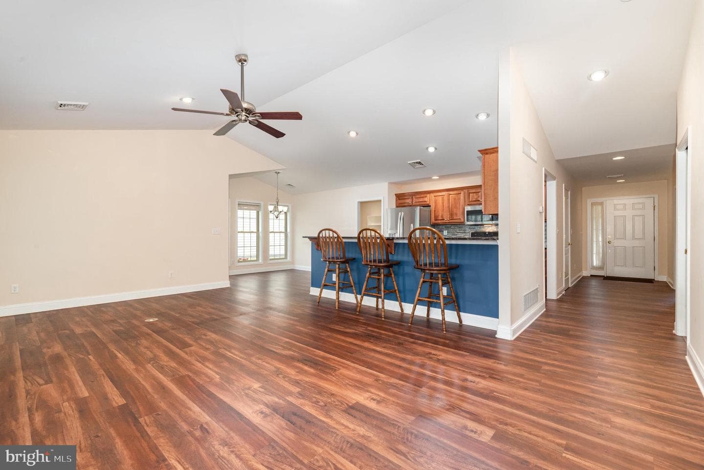 103 Thorncroft Drive photo 5