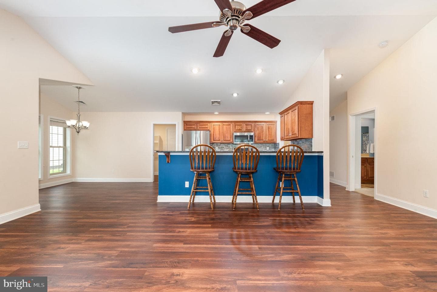 103 Thorncroft Drive photo 6