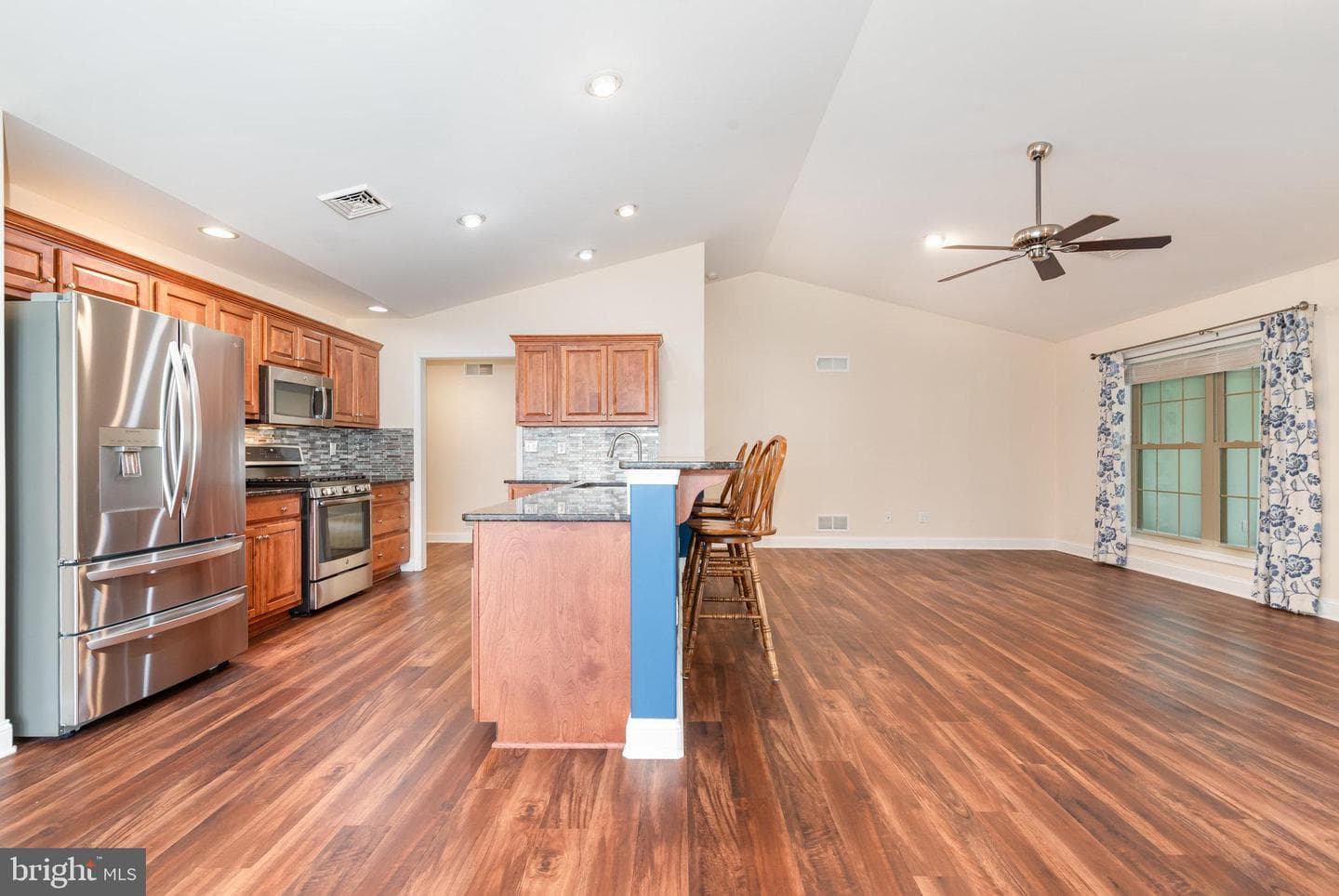 103 Thorncroft Drive photo 7