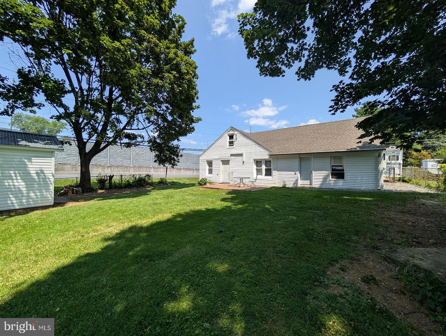 1122 Laurel Avenue photo 6
