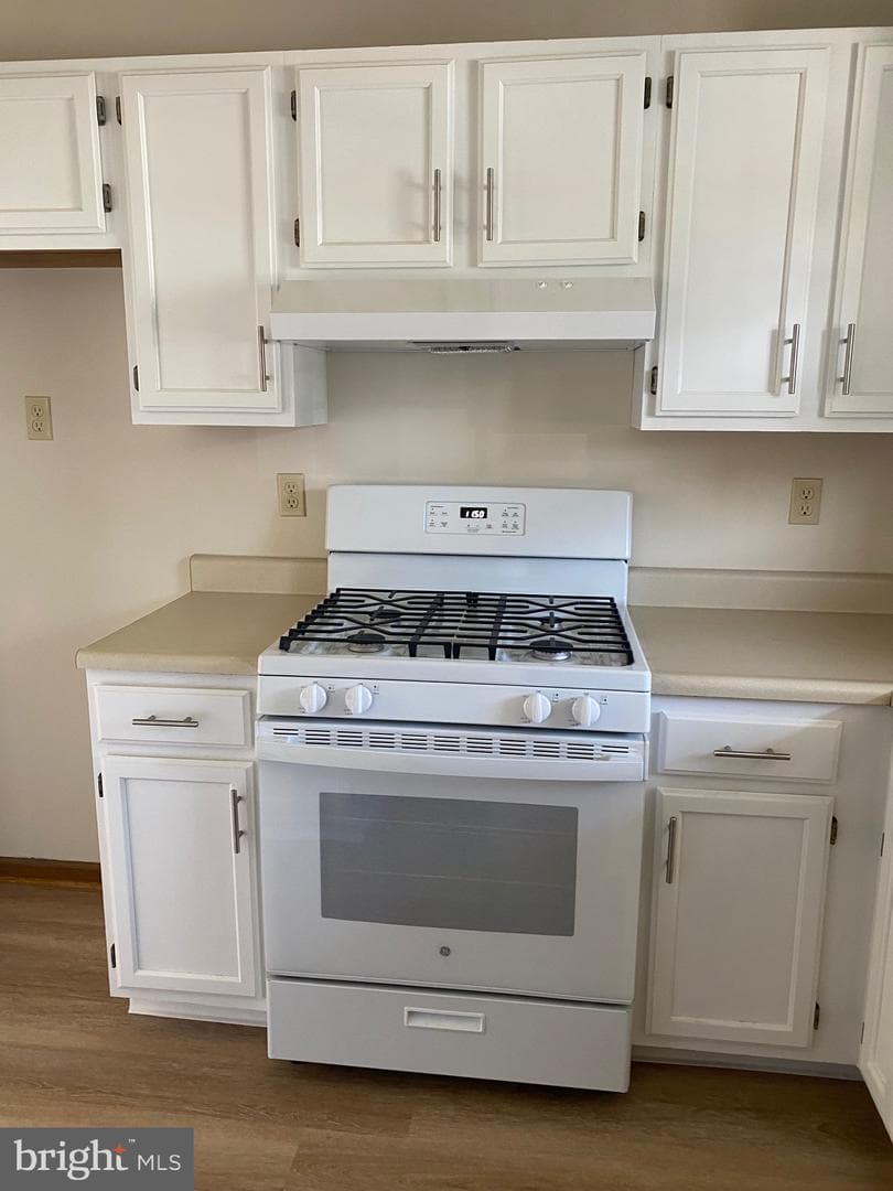 1002 Rebecca Street photo 2