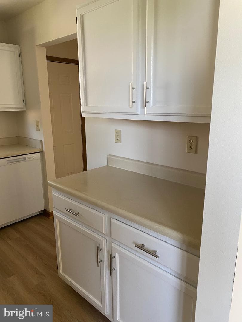 1002 Rebecca Street photo 4