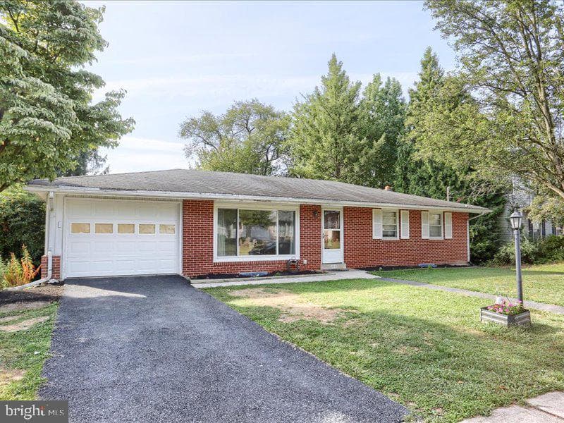 205 Glenn Road photo 2