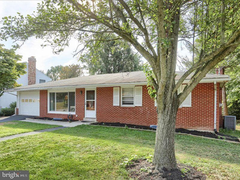 205 Glenn Road photo 3