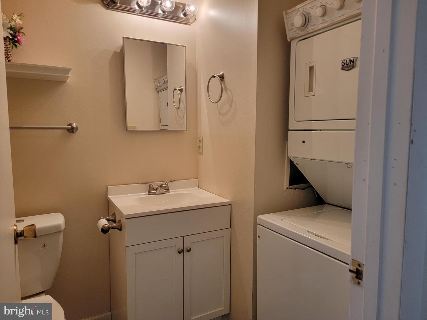 810 Charlotte Way #303 photo 16
