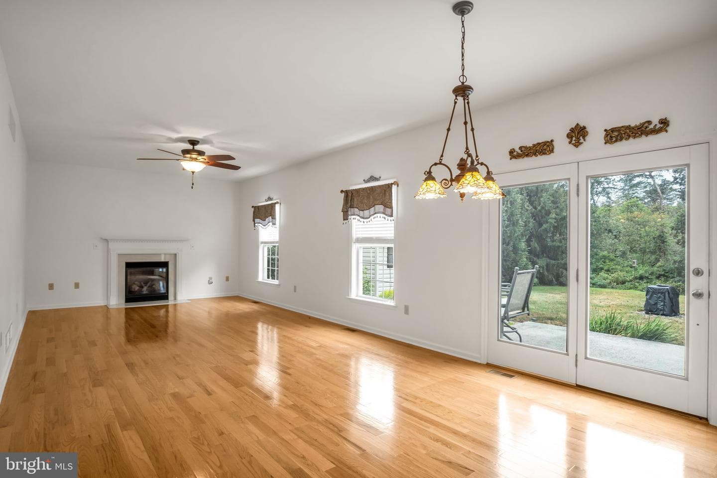 215 West View photo 17
