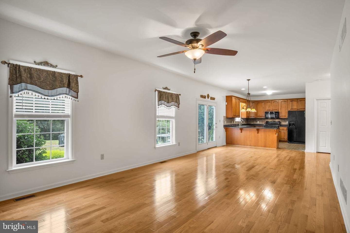 215 West View photo 18