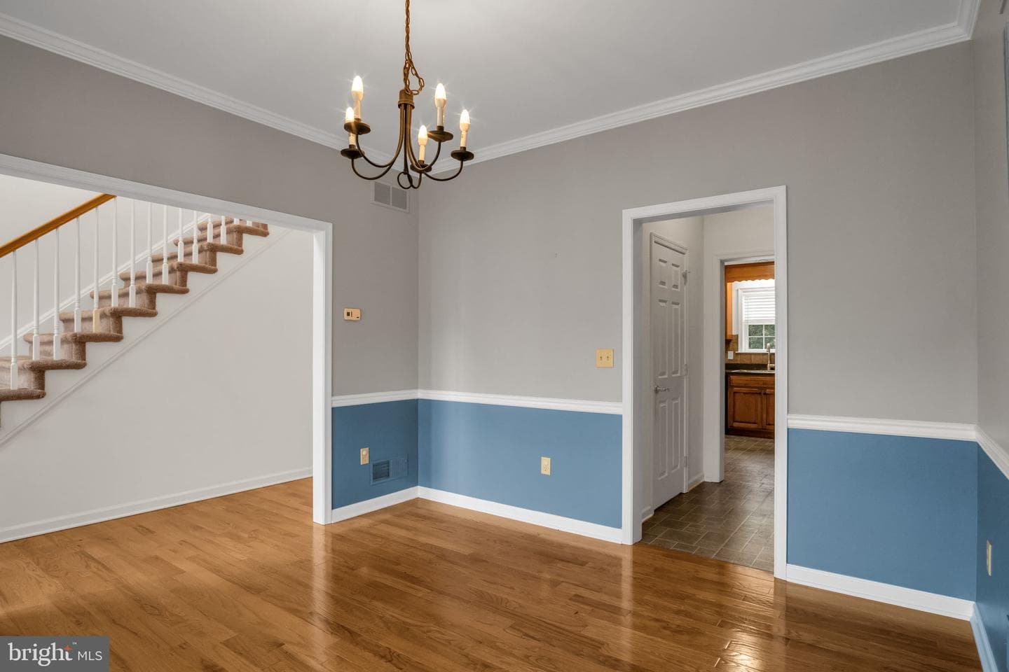 215 West View photo 22