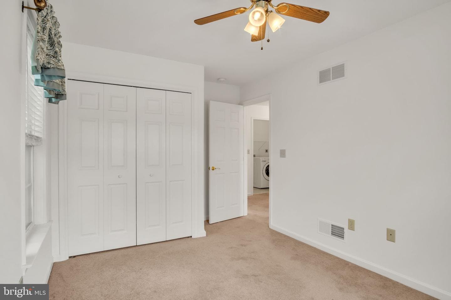 215 West View photo 33