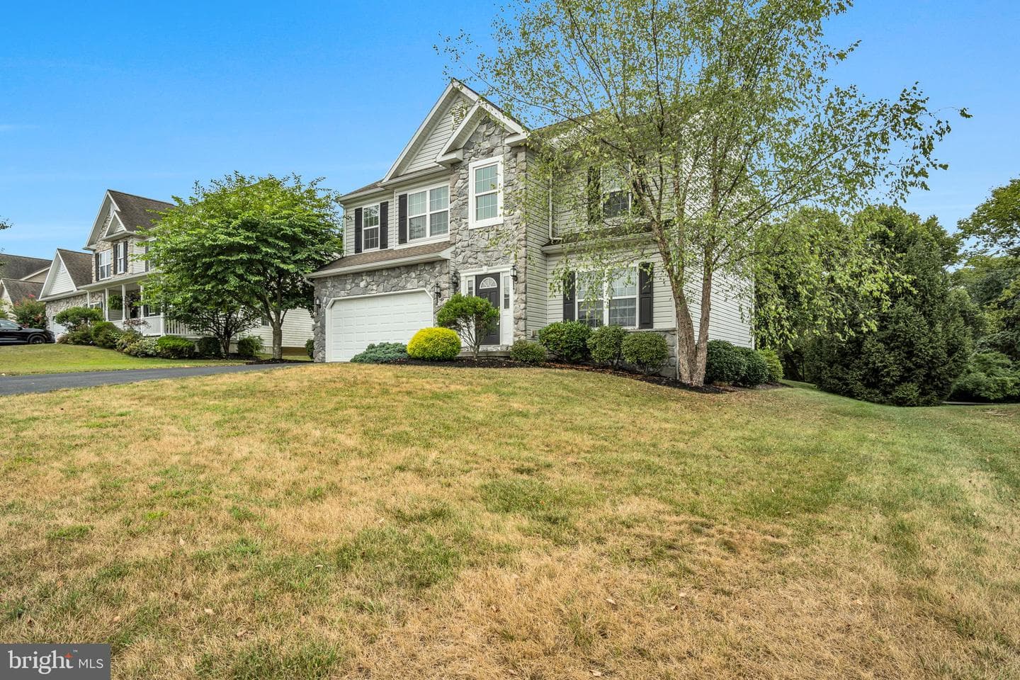 215 West View photo 4