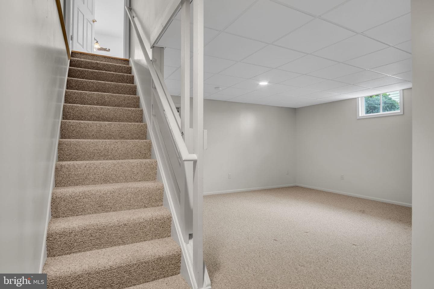 215 West View photo 41