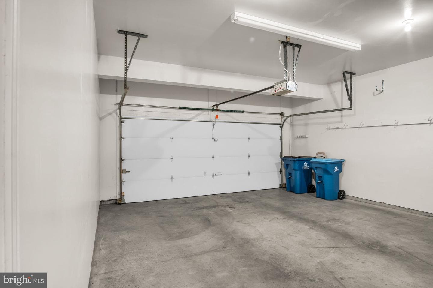 215 West View photo 46