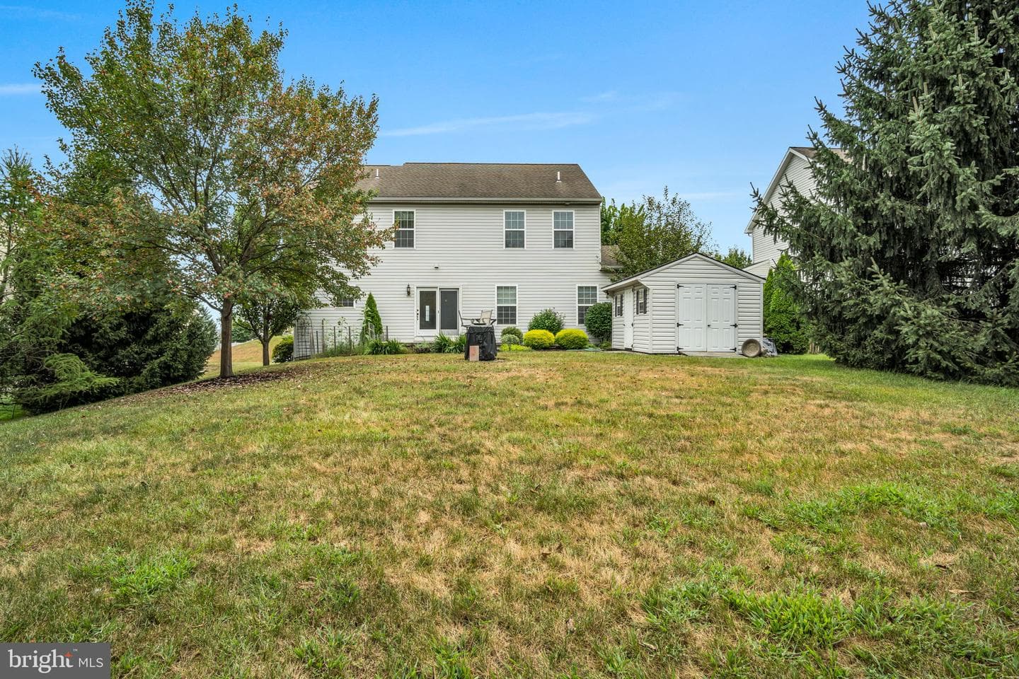 215 West View photo 6