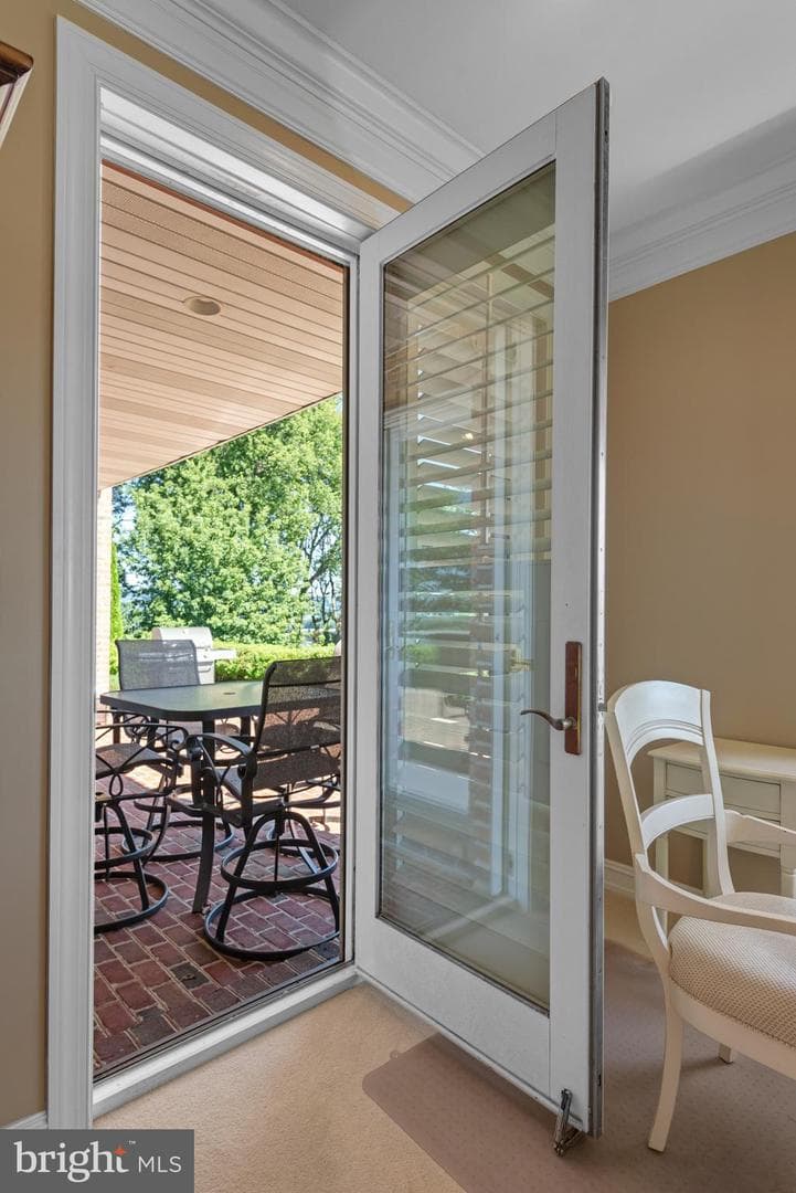 555 Bridgeview Drive photo 30