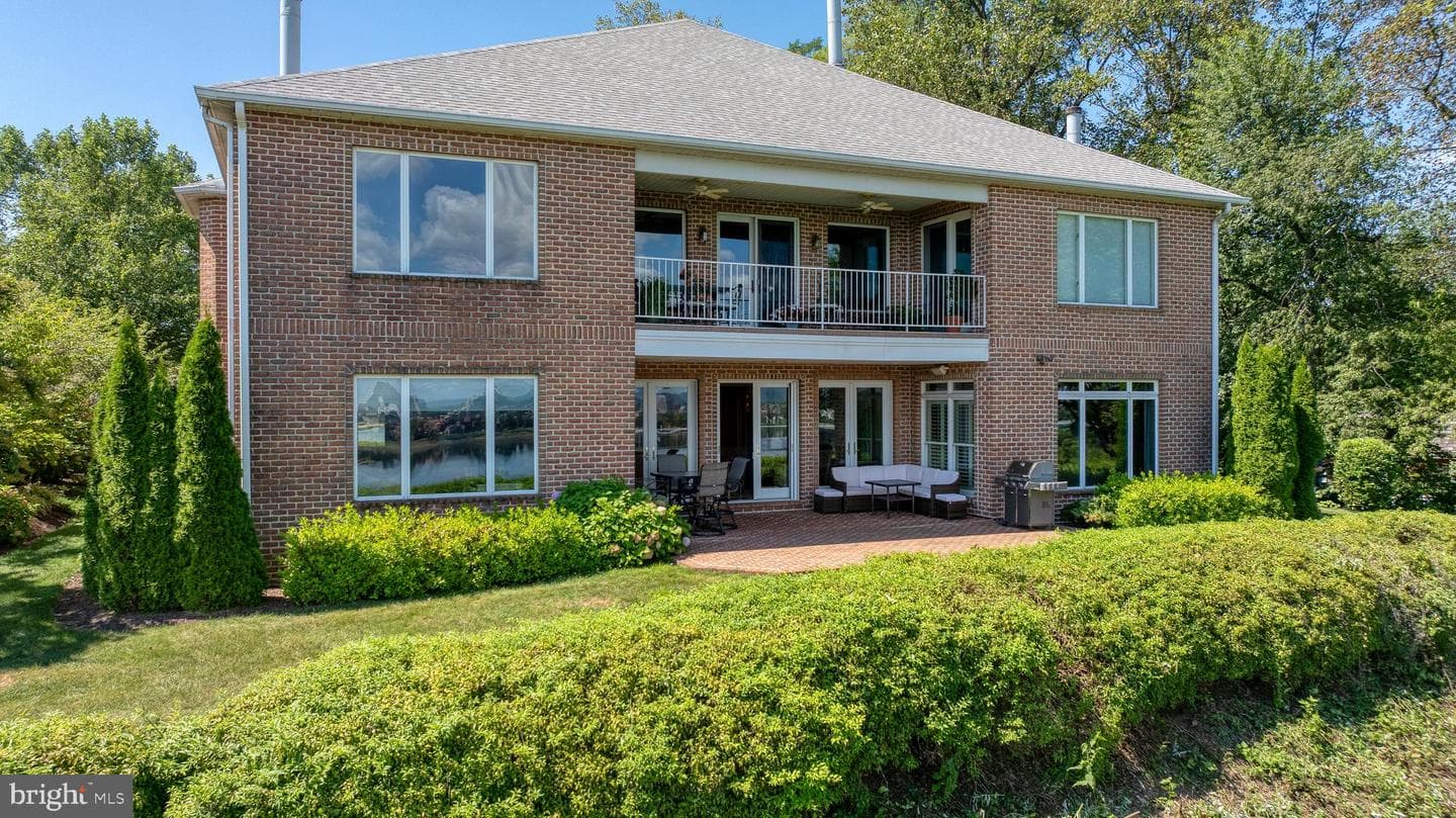 555 Bridgeview Drive photo 46