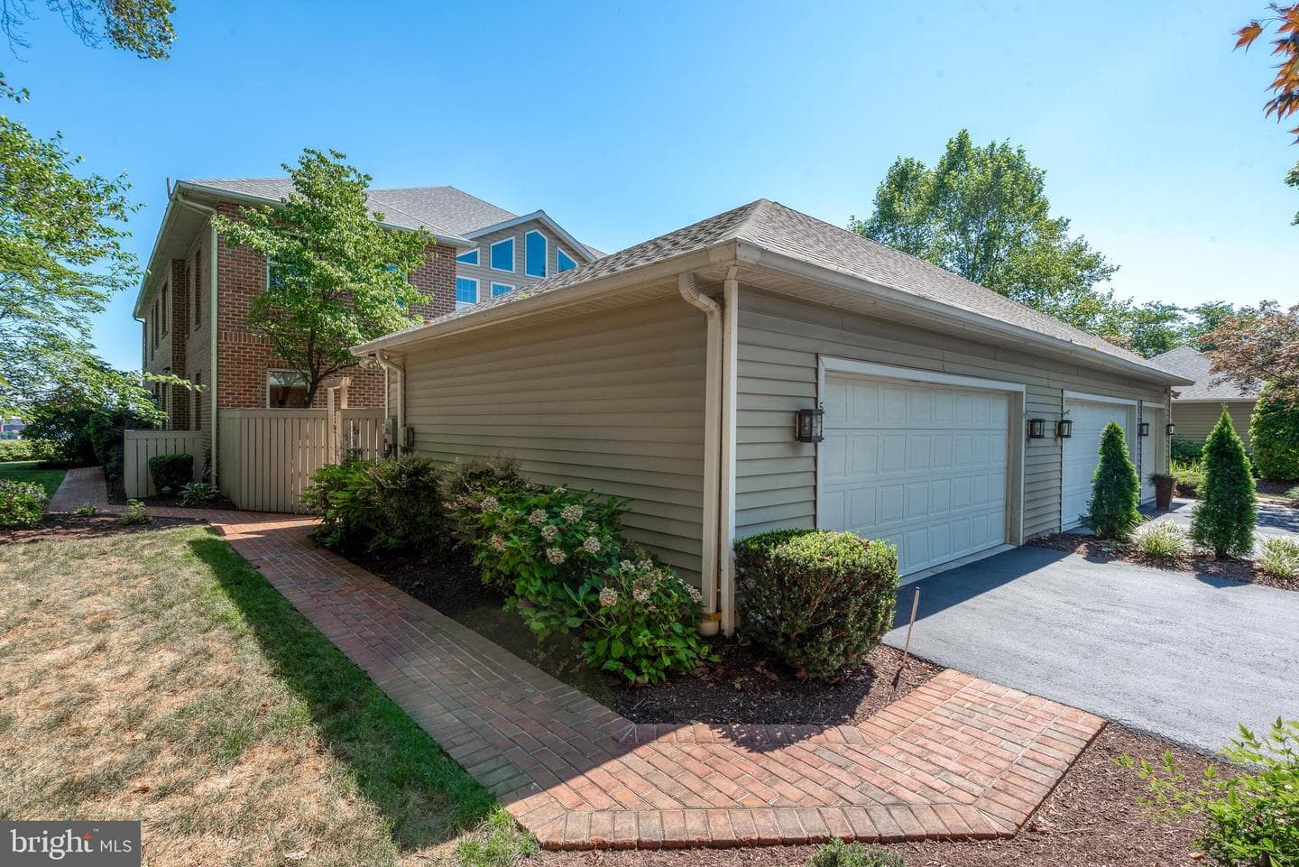 555 Bridgeview Drive photo 48