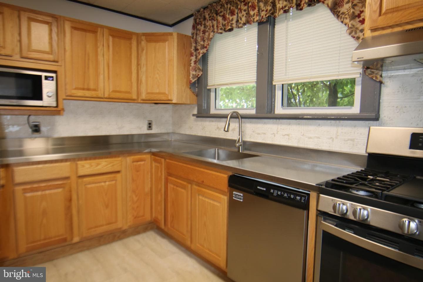 137 15th Street photo 16