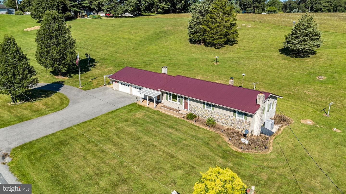 1325 Goodyear Road photo 4