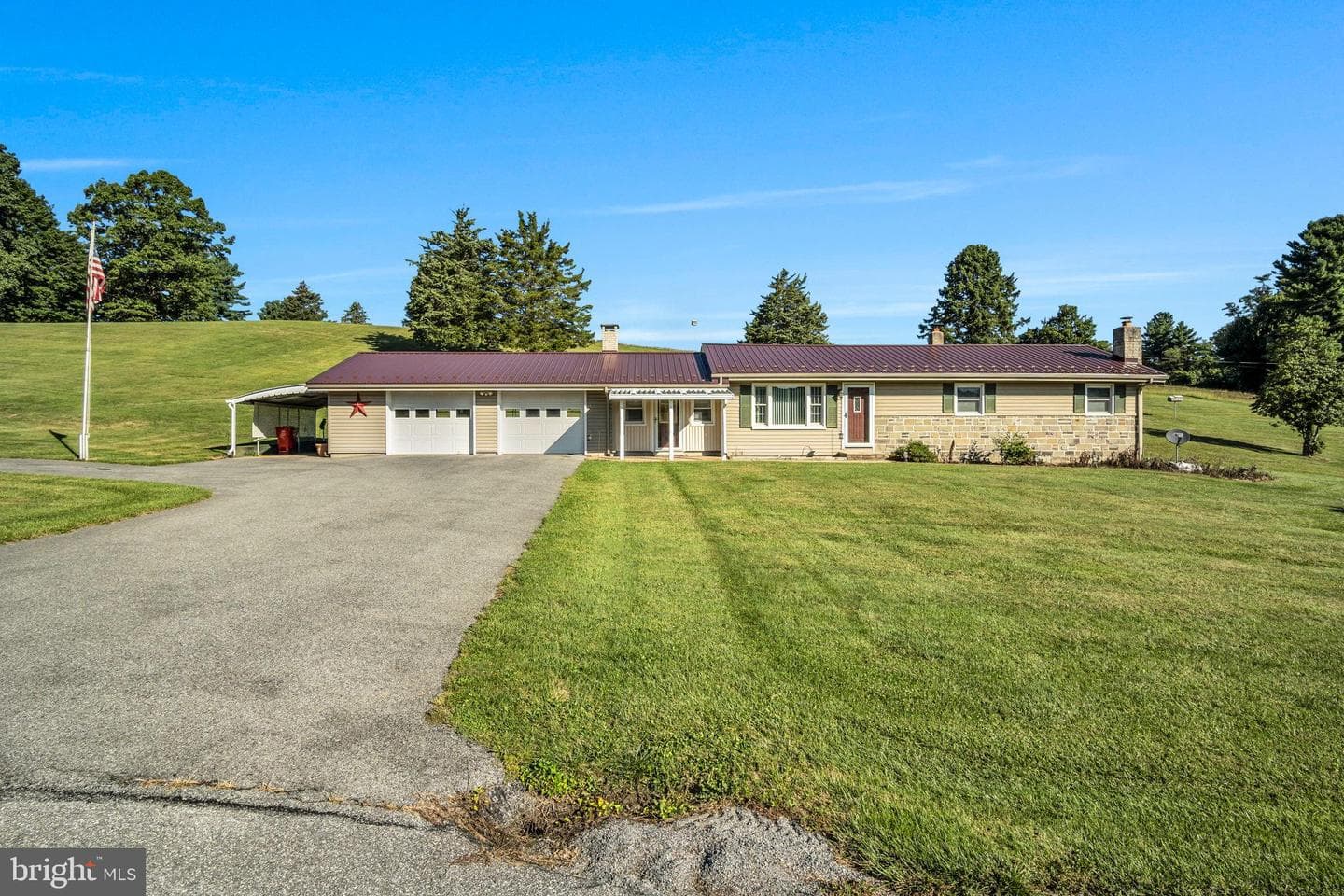 1325 Goodyear Road photo 5
