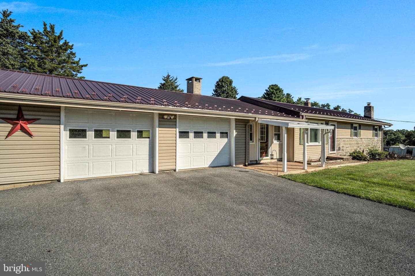 1325 Goodyear Road photo 6