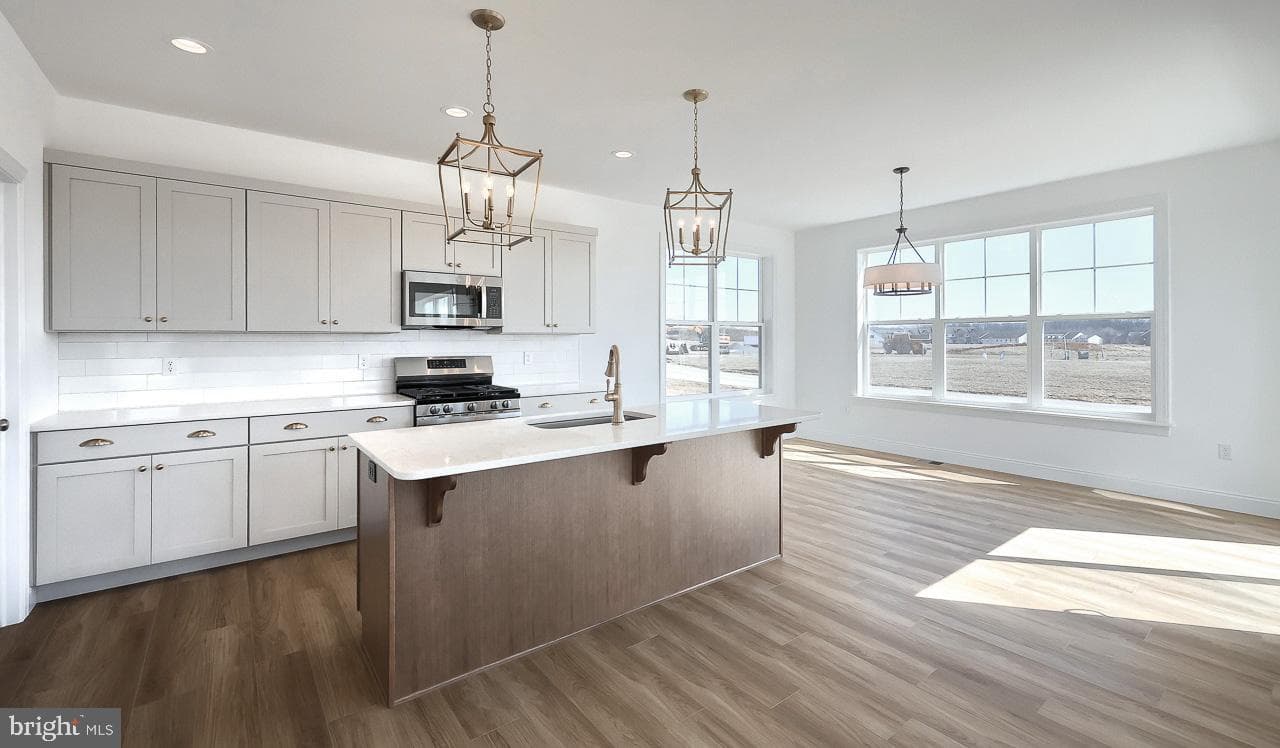 610 Estate Drive photo 11