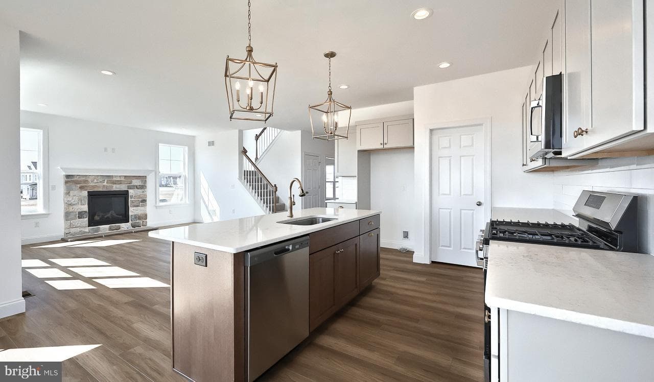 610 Estate Drive photo 16