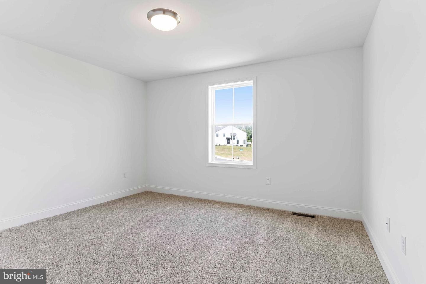 653 Brittany Drive photo 22