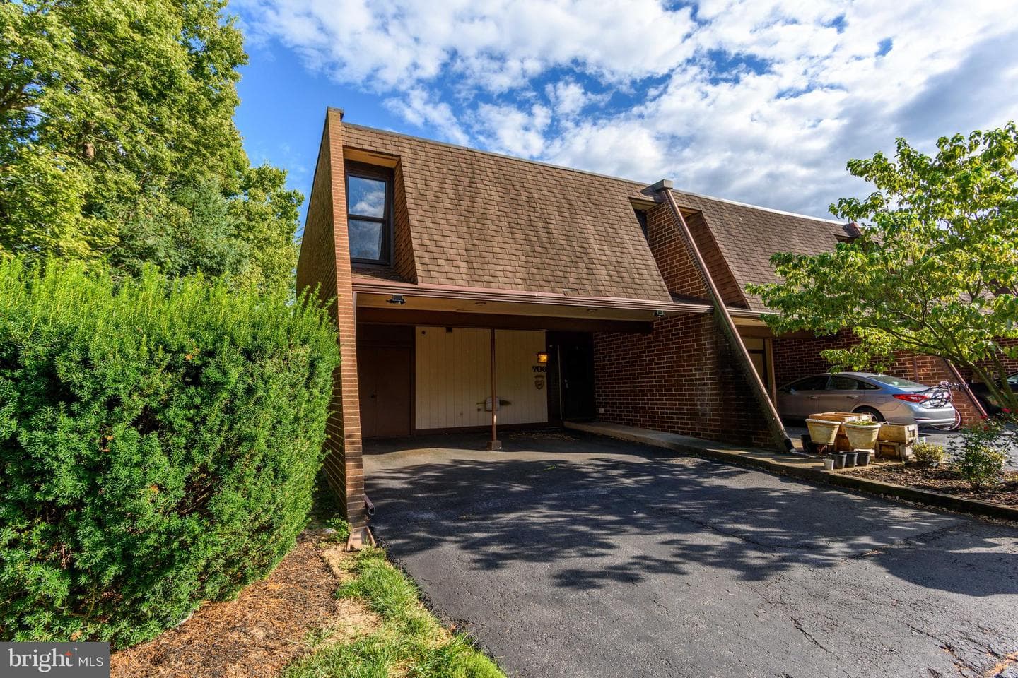 706 Cedar Ridge Lane photo 3