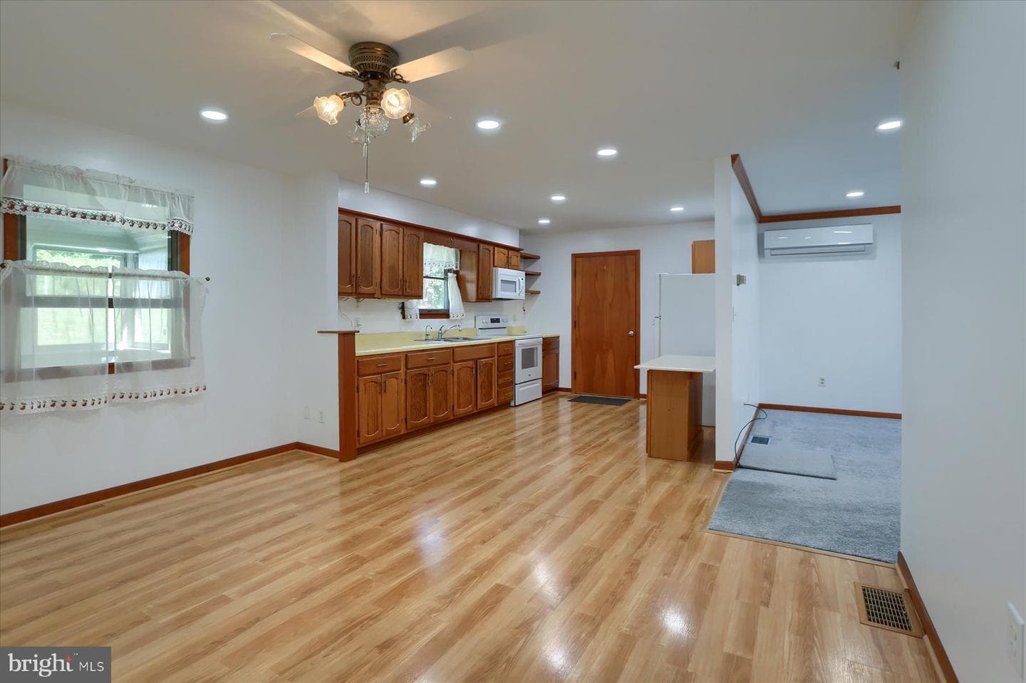 7380 Wertzville Road photo 13
