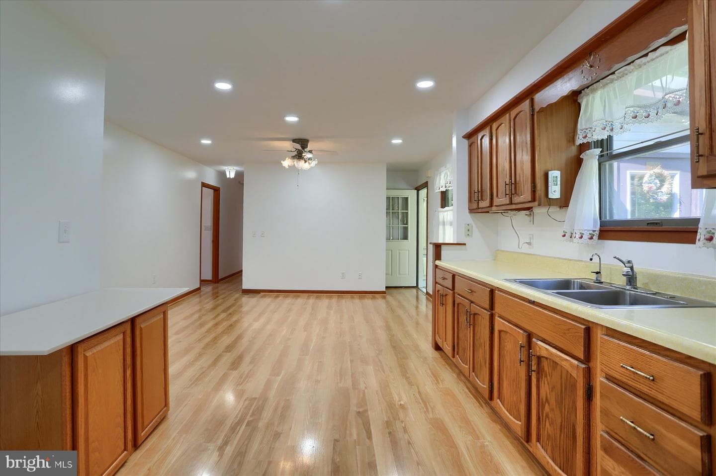 7380 Wertzville Road photo 16