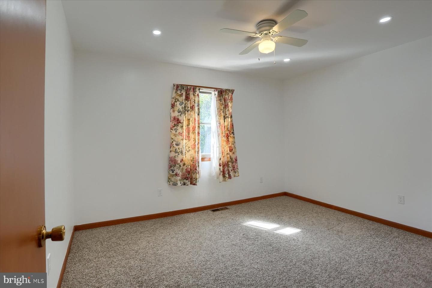 7380 Wertzville Road photo 24
