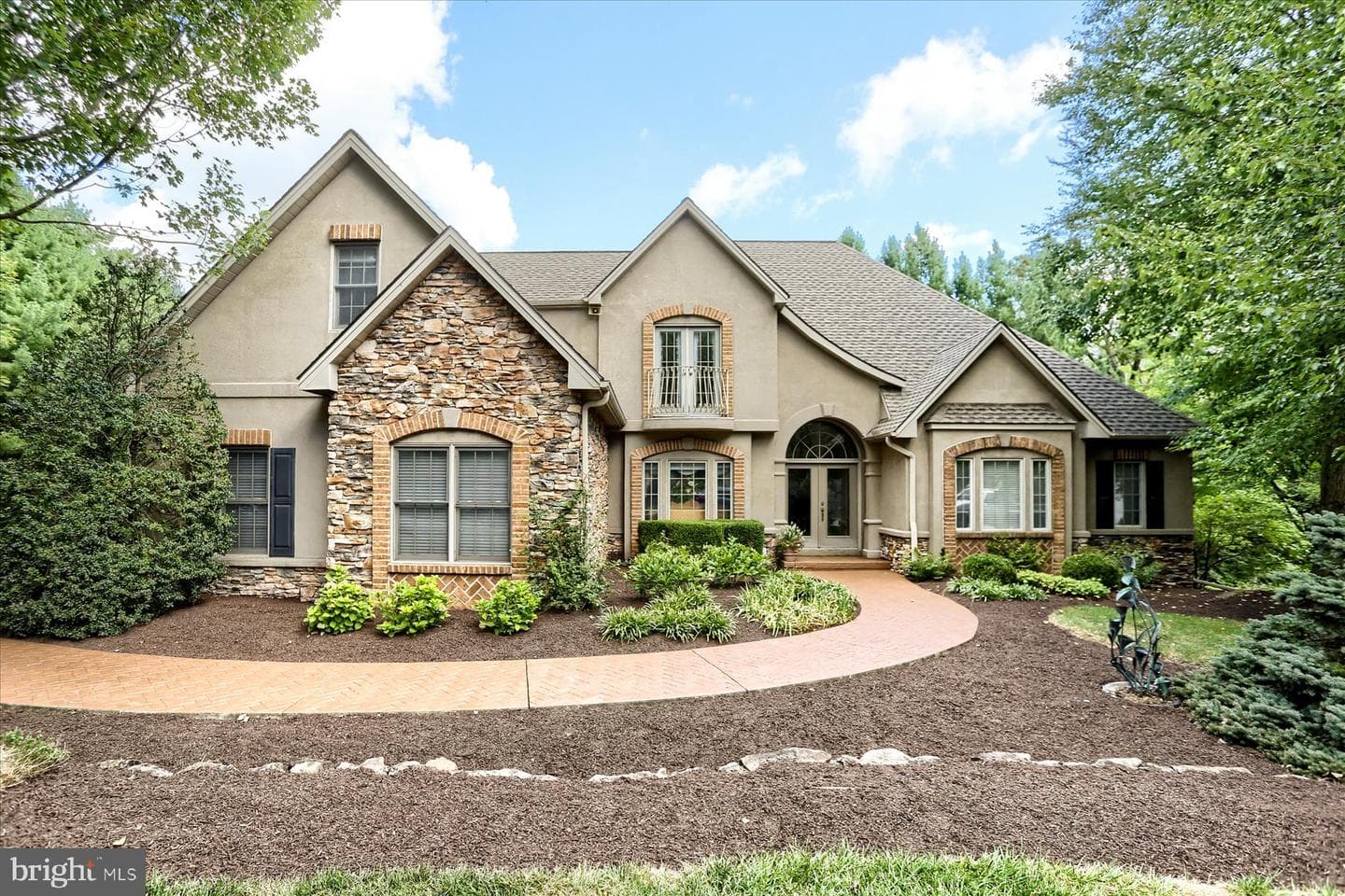21 Westwind Drive photo 1