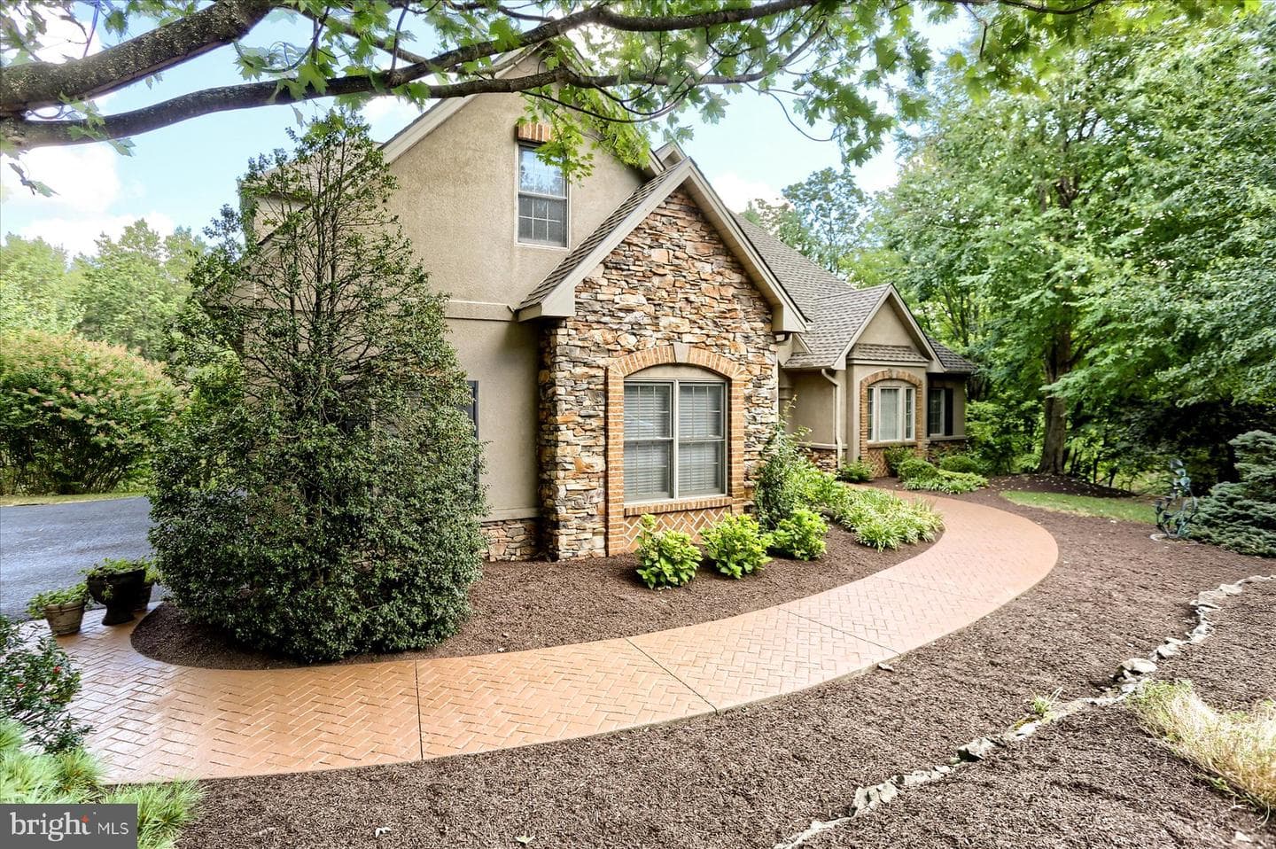 21 Westwind Drive photo 2