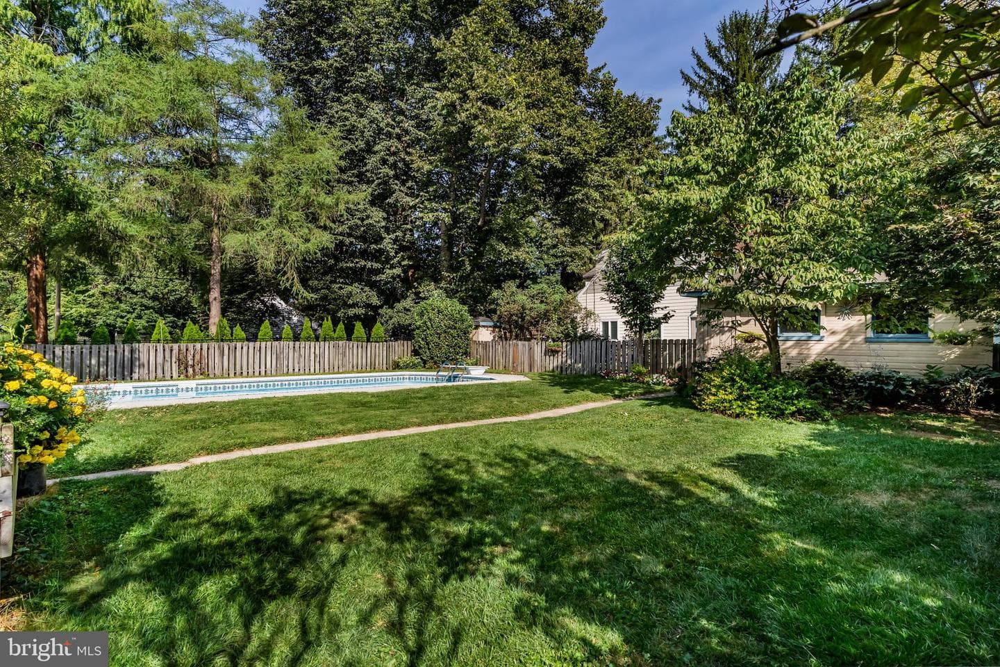 2702 Logan Street photo 9