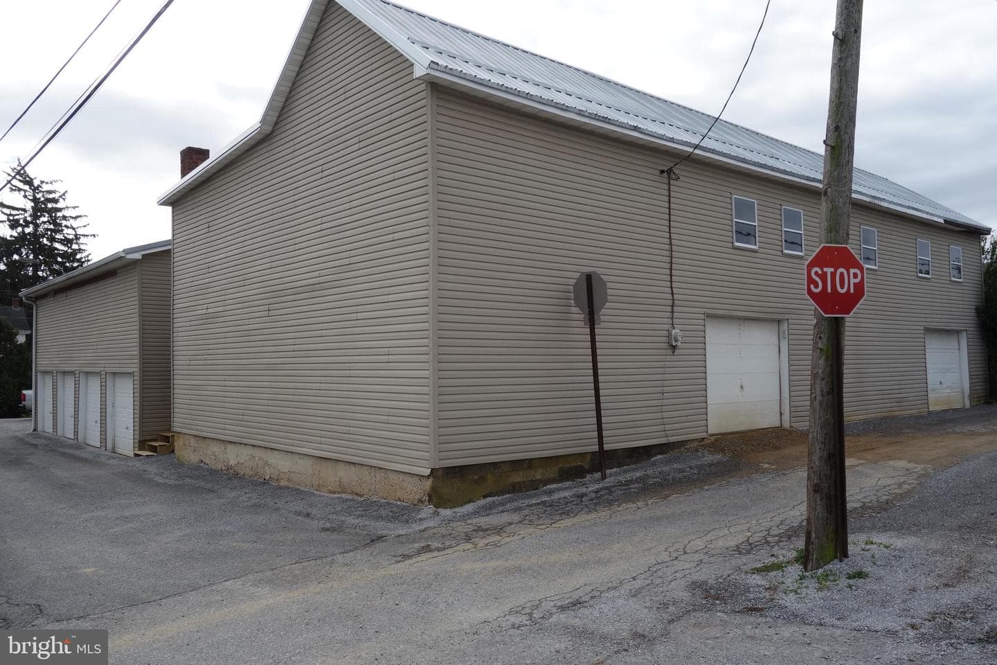 311 E Garfield Street photo 28