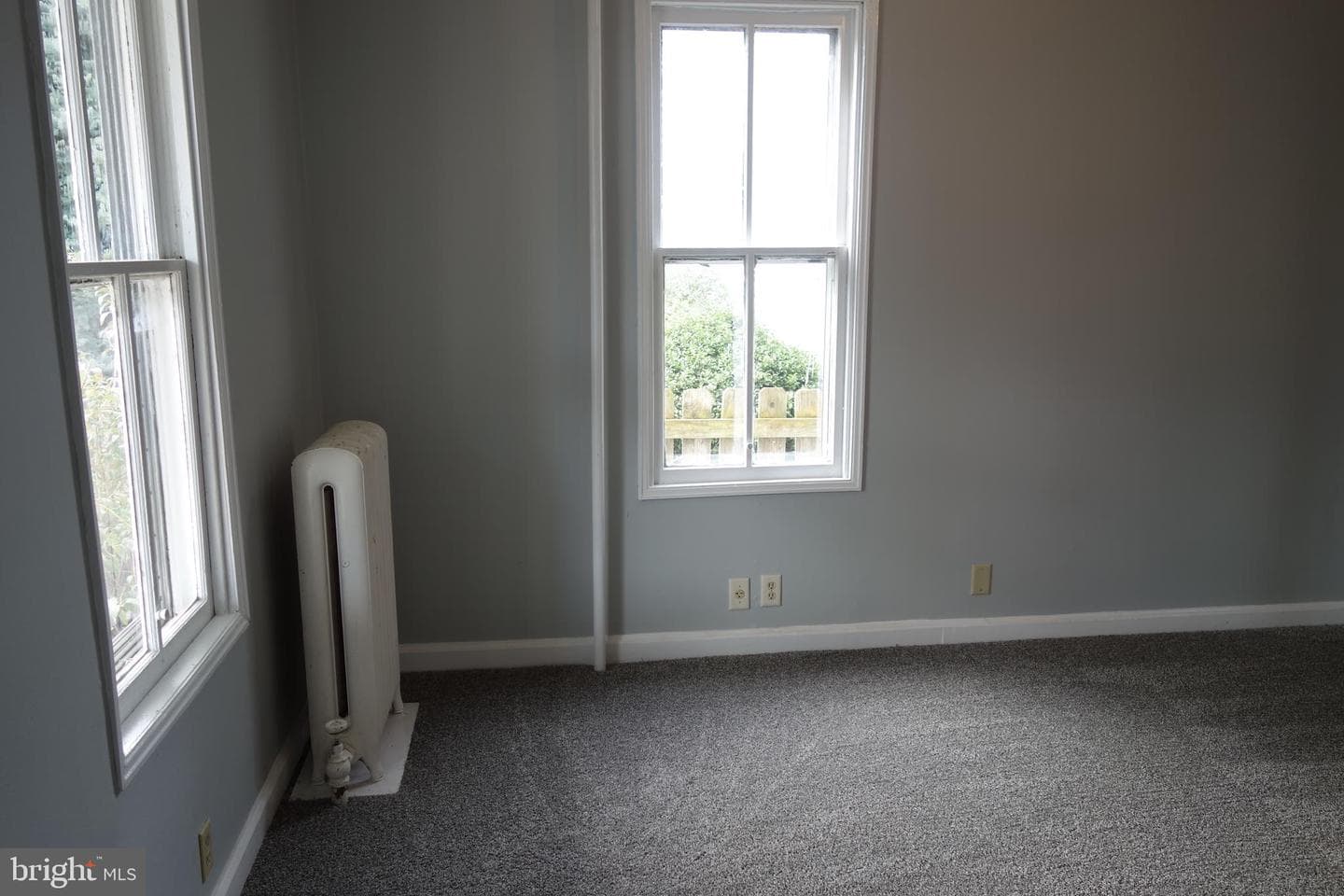 311 E Garfield Street photo 8