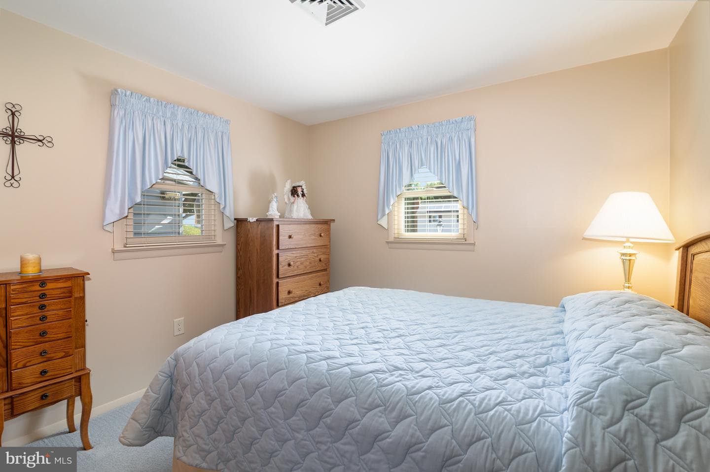 144 Hill Lane photo 12