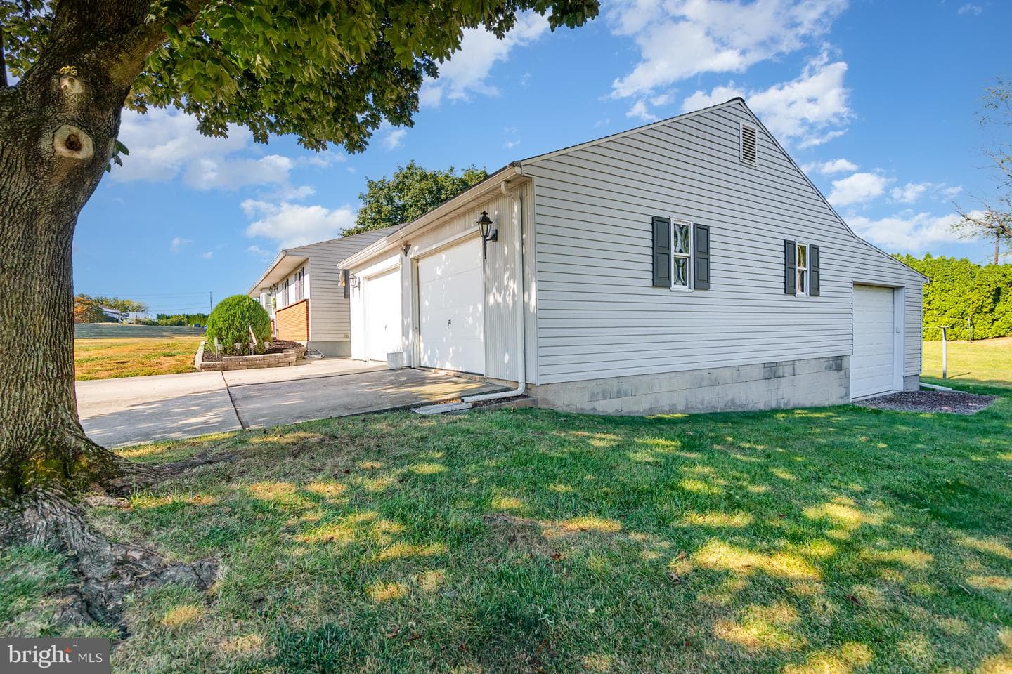 144 Hill Lane photo 25