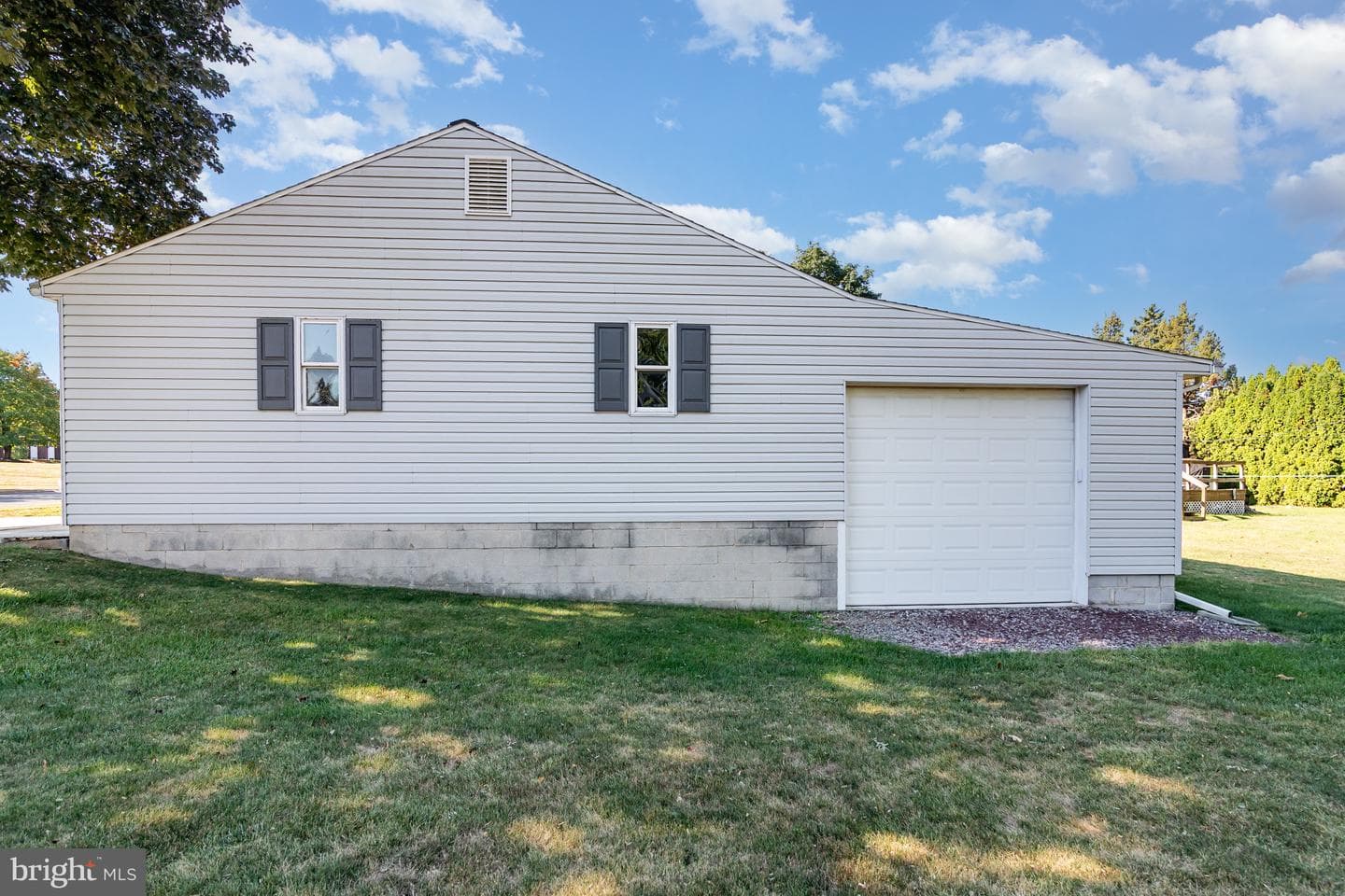 144 Hill Lane photo 26