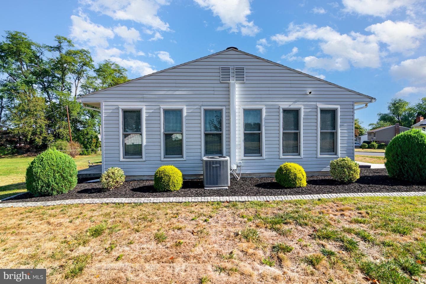 144 Hill Lane photo 27