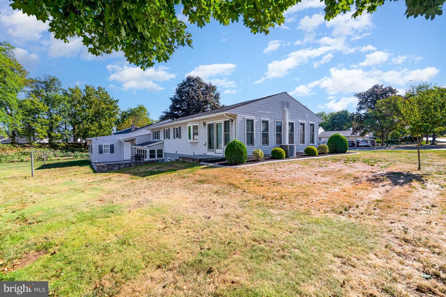 144 Hill Lane photo 30