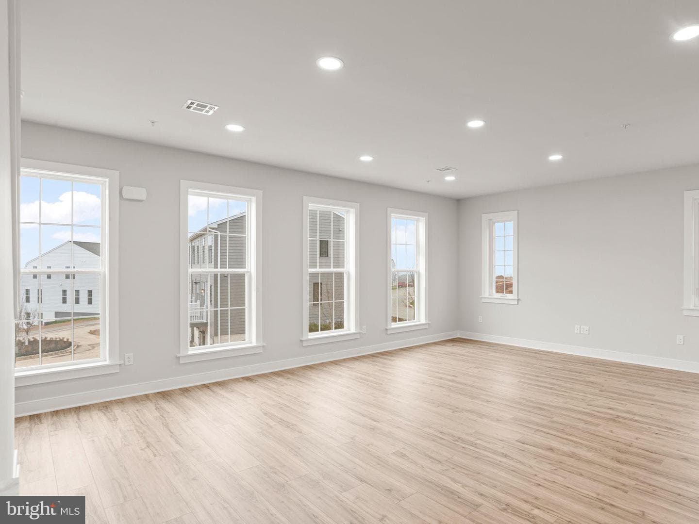 4110 Leroy Drive photo 3