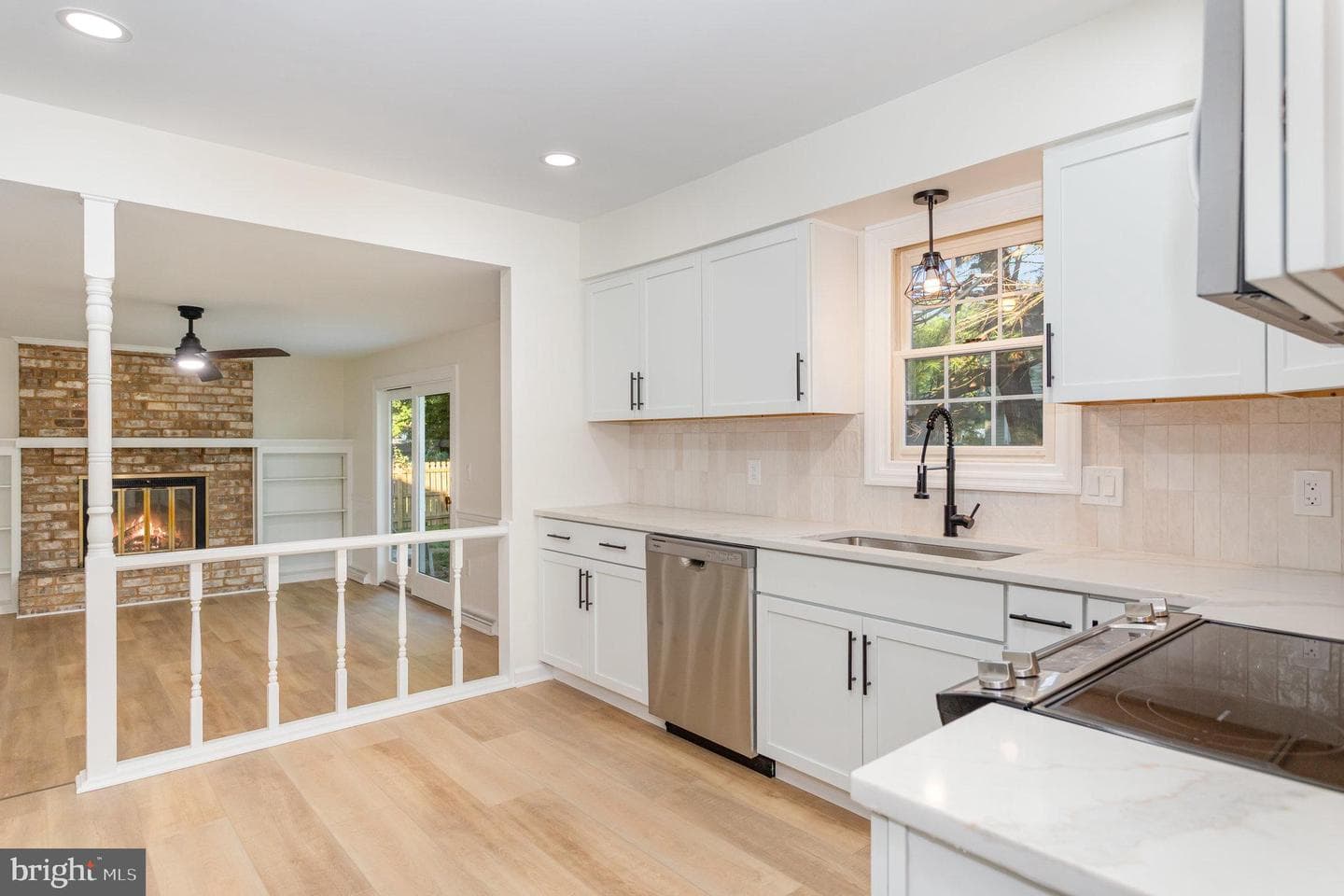 3604 Franklin Avenue photo 8