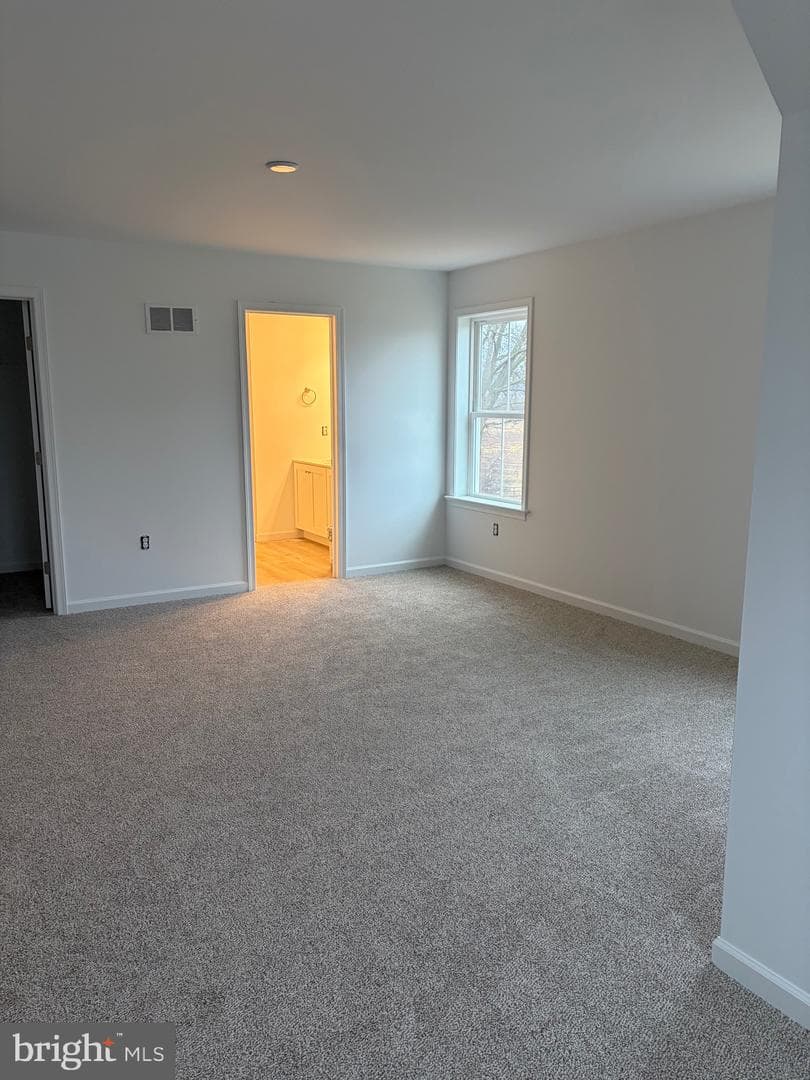 26 American Avenue photo 13