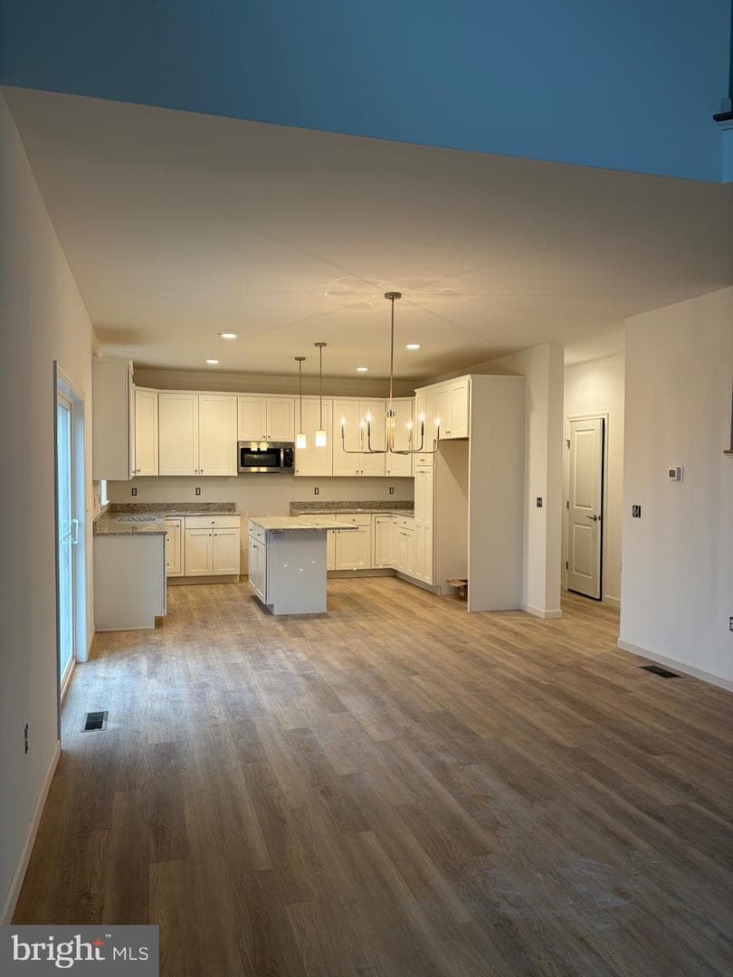 26 American Avenue photo 8