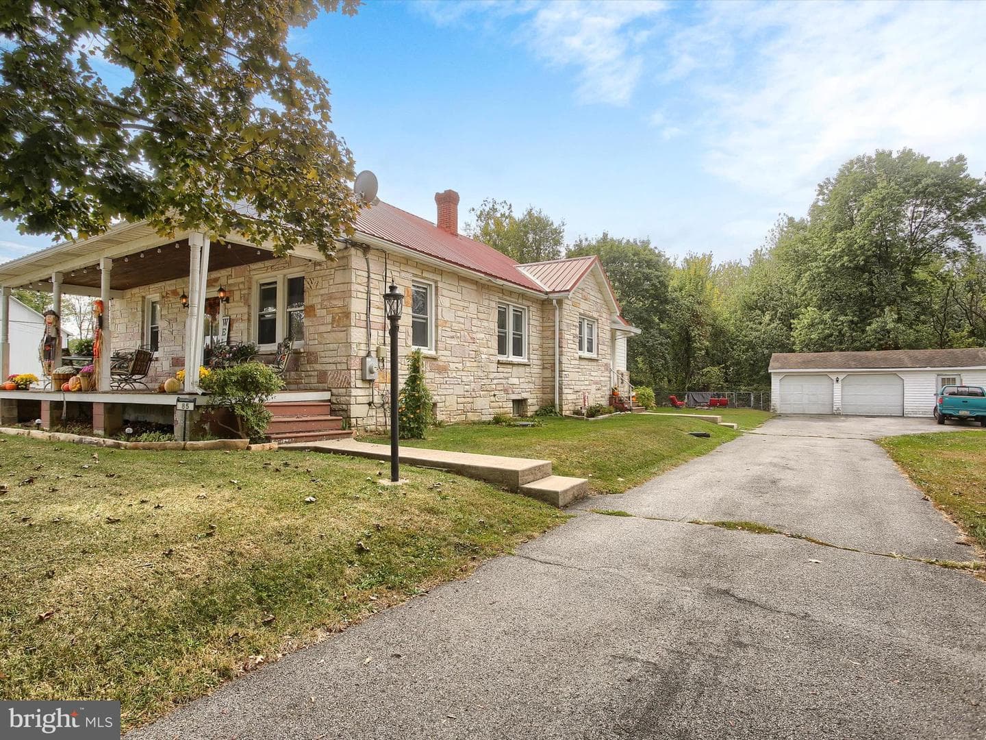 85 Airport Road photo 3