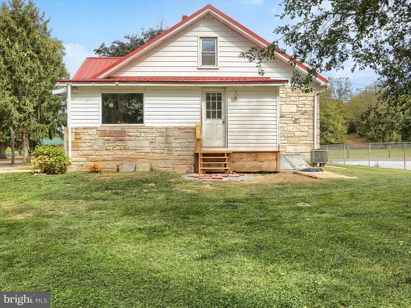 85 Airport Road photo 34