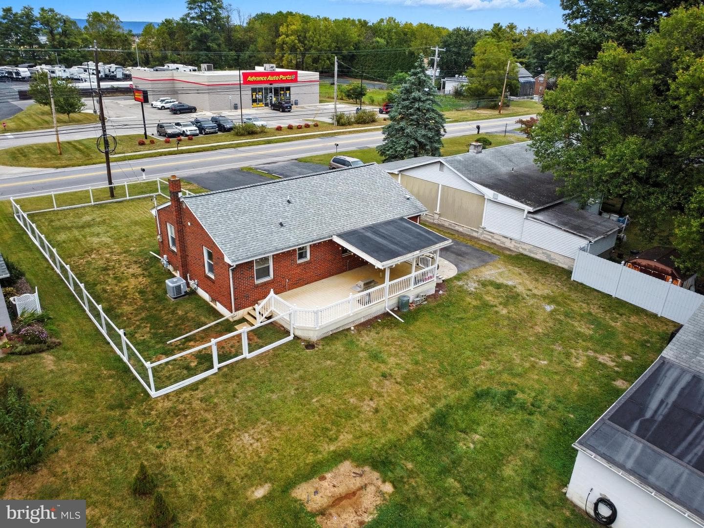 918 E Simpson Street photo 39