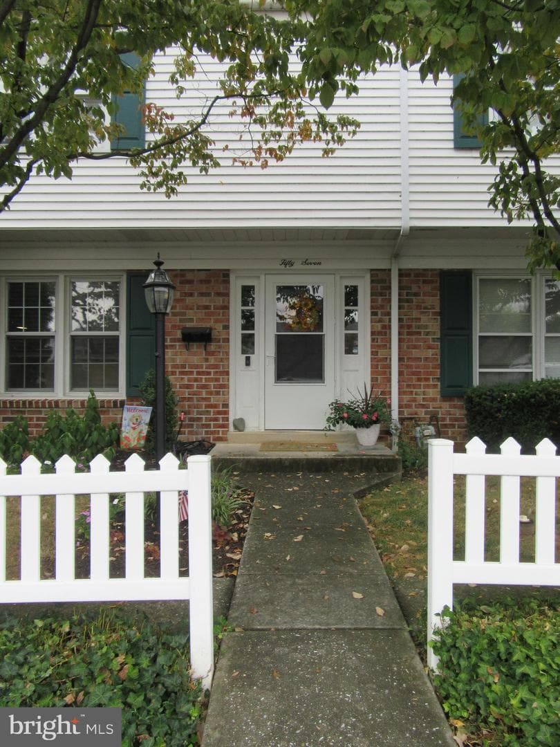 57 W Vine Street photo 2